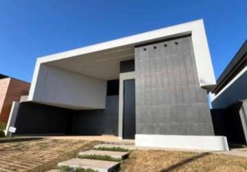 Casa condomínio arts à venda em uberlândia-mg: 3 quartos, 3 suítes, 5 vagas de garagem, 252m²!