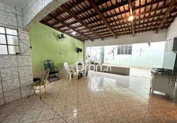 Casa com 3 dormitórios à venda, 170 m² por r$ 790.000,00 - parque das flores - goiânia/go