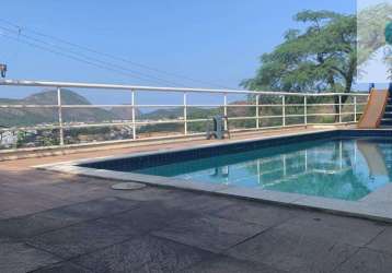 Ocean vende: itaipu, condomínio, casa 4 suítes,  churrasqueira gourmet, sauna, piscina.