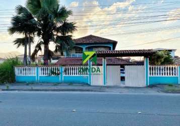 Casa de praia em área comercial, no bairro jardim campomar, em rio das ostras.