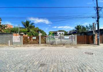 Três casas em terreno de 660 m², no bairro santa irene, em barra de são joão.