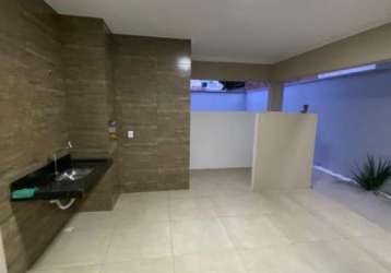 Casa à venda com 3 quartos, 120 m²