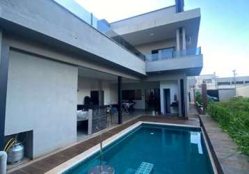 Sobrado 4/4 3 suites setor santa genoveva goiania