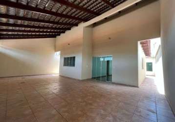 Casa com 200 m², regiao norte