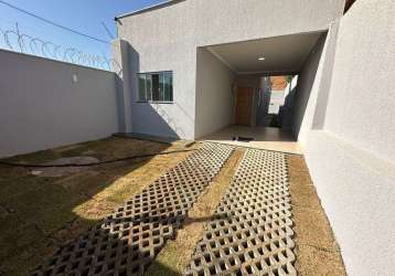 Casa 3 quartos com piscina em aparecida de goiânia