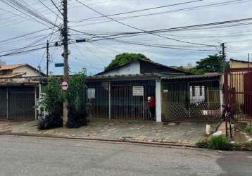 Vende-se casa no jardim américa