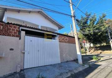 Casa para locação com três quartos sendo uma suíte; uma vaga de garagem no centro- vinhedo.