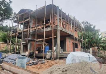 Casa para venda em florianópolis, itacorubi, 3 dormitórios, 1 suíte, 3 banheiros, 1 vaga