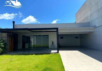 Casa semi-mobiliada em balneário camboriú com 03 dormitórios