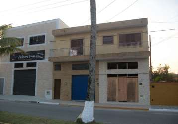 Casa sobre loja  á 200m da praia á 5 minutos centro