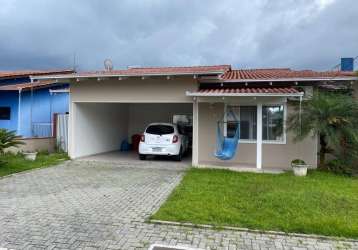 Linda casa à vewnda em condomínio fechado