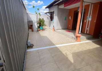 Casa térrea ampla com 3 quartos - bairro zacarias gonçalves - crato/ce