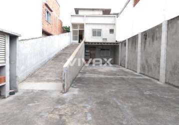 Prédio com 4 salas à venda na rua cascais, penha circular, rio de janeiro, 321 m2 por r$ 400.000