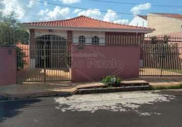 Casa com 2 quartos à venda na avenida lindo barnabé, 124, vila independência, araraquara, 162 m2 por r$ 400.000