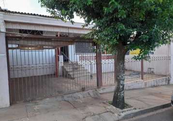 Casa com 3 quartos à venda na avenida cônego jeronymo cesar, 92, centro, araraquara, 180 m2 por r$ 430.000