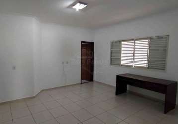 Casa com 3 quartos à venda na avenida orestes pieroni gobbo, 836, vila harmonia, araraquara, 197 m2 por r$ 580.000