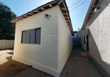 Casa com 2 quartos para alugar na rua comendador pedro morganti, 2202, centro, araraquara, 181 m2 por r$ 850