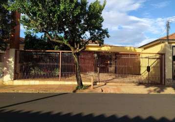 Casa com 3 quartos à venda na rua doutor arlindo soares de azevedo, 584, vila santana, araraquara, 258 m2 por r$ 480.000