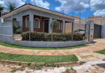 Casa com 3 quartos à venda na rua doutor walter medeiros mauro, 492, vila harmonia, araraquara, 234 m2 por r$ 895.000