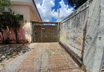 Casa com 3 quartos para alugar na avenida prudente de moraes, 1371, centro, araraquara, 232 m2 por r$ 2.000