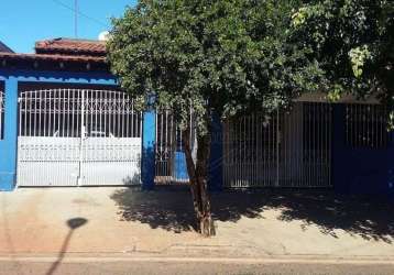 Casa com 3 quartos à venda na rua bruno ópice junior, 496, jardim cruzeiro do sul i e ii, araraquara, 193 m2 por r$ 210.000