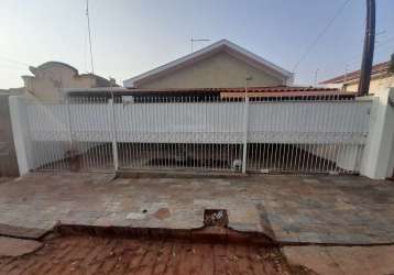 Casa com 3 quartos para alugar na avenida josé bonifácio, 1462, centro, araraquara por r$ 2.000