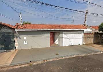 Casa com 3 quartos à venda na rua reinaldo da cruz lacerda, 430, jardim pinheiros (vila xavier), araraquara, 228 m2 por r$ 440.000