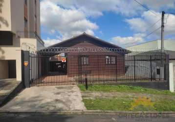 Vendo casa 03 dormitórios localizada no bairro tingui &#x2013; curitiba