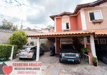 Casa em condomínio para venda com 3 quartos, 208m²