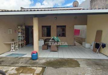 Casa plana com 130m², com 3suies