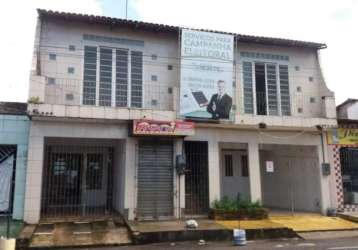 Baixou preço!!vendo casa de 2 pav: toda dividida em cima 02 salas comerciais e enbaixo 02 casa .