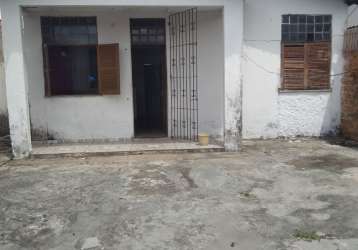 Baixou o preço!!vendo casa de 2/4 no distrito industrial.