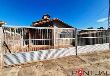 Casa para locação em marília-sp: 2 quartos, 1 suíte, sala e 2 vagas no bairro sítios de recreio nascimento!