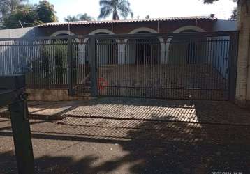 Casa para locação em marília-sp, no bairro senador salgado filho: 3 quartos, 2 suítes, 1 sala, 4 banheiros, 4 vagas de garagem, 210m².