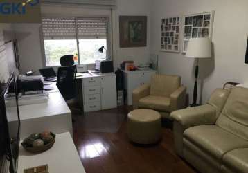 Apartamento 210m2 à venda com excelentes condições em área nobre.