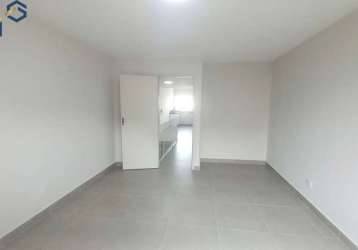 Casa com 57m2, 1 dorm., sem vaga, recém reformada!