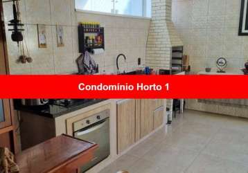 Casa à venda no condomínio horto florestal 1 com área construída 103 m2, com 3 quartos sendo uma suíte com modulados