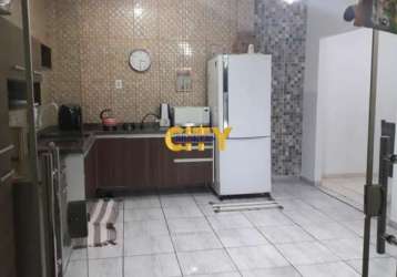 Vende-se casa condomínio esmeralda