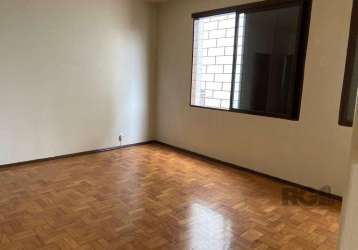 Apartamento 2 dormitórios menino deus -  frente e 76,78 m² de área privativa . amplo apartamento dois dormitórios, living para dois ambientes, banheiro social, cozinha e área de serviço. sacada. prédi