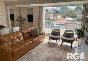 Apartamento100%  mobiliado, com 95m², 3 dormitórios sendo 1 suíte e 2 vagas no bairro jardim lindóia.&lt;br&gt;&lt;br&gt;imóvel possui living para 2 ambientes decorado, com cortinas automatizadas, chu