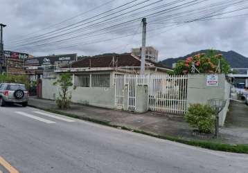 Casa no centro de caraguatatuba