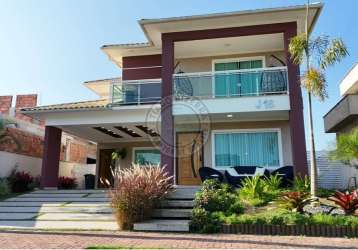 Casa alto padrão em condomínio na região central de maricá