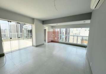 Apartamento com 121m², reformado, 2 dormitórios, sendo 2 suítes, 2 vagas.