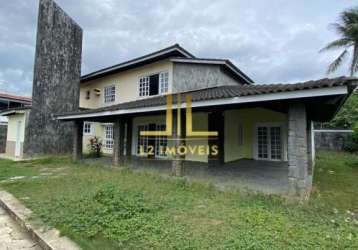 Casa lindissima - 5 quartos sendo 3 suítes - itapuã