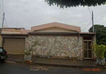 Casa residencial à venda, 8 quartos, 3 suítes, 3 vagas, saraiva - uberlândia/mg