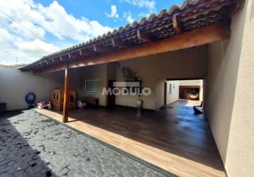 Casa residencial à venda, 3 quartos, 1 suíte, 6 vagas, granada - uberlândia/mg