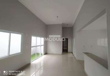 Casa residencial à venda, 3 quartos, 3 suítes, 4 vagas, aclimação - uberlândia/mg