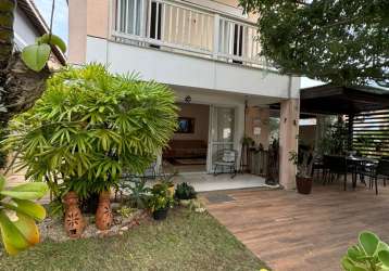 Casa a venda 3 quartos na praia do flamengo condomínio fechado