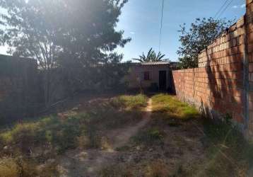 Casa 2 quarto c/ lote de 400m²- água quente - brasília - df