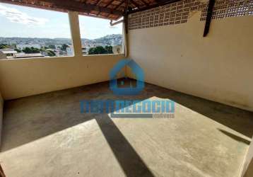 Casa para alugar 2 quartos e terraço - bairro lourdes, governador valadares - mg